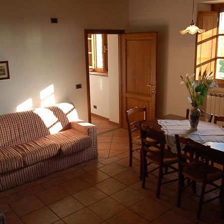 Agriturismo Il Palazzo 佩尔吉内-瓦尔达诺 外观 照片
