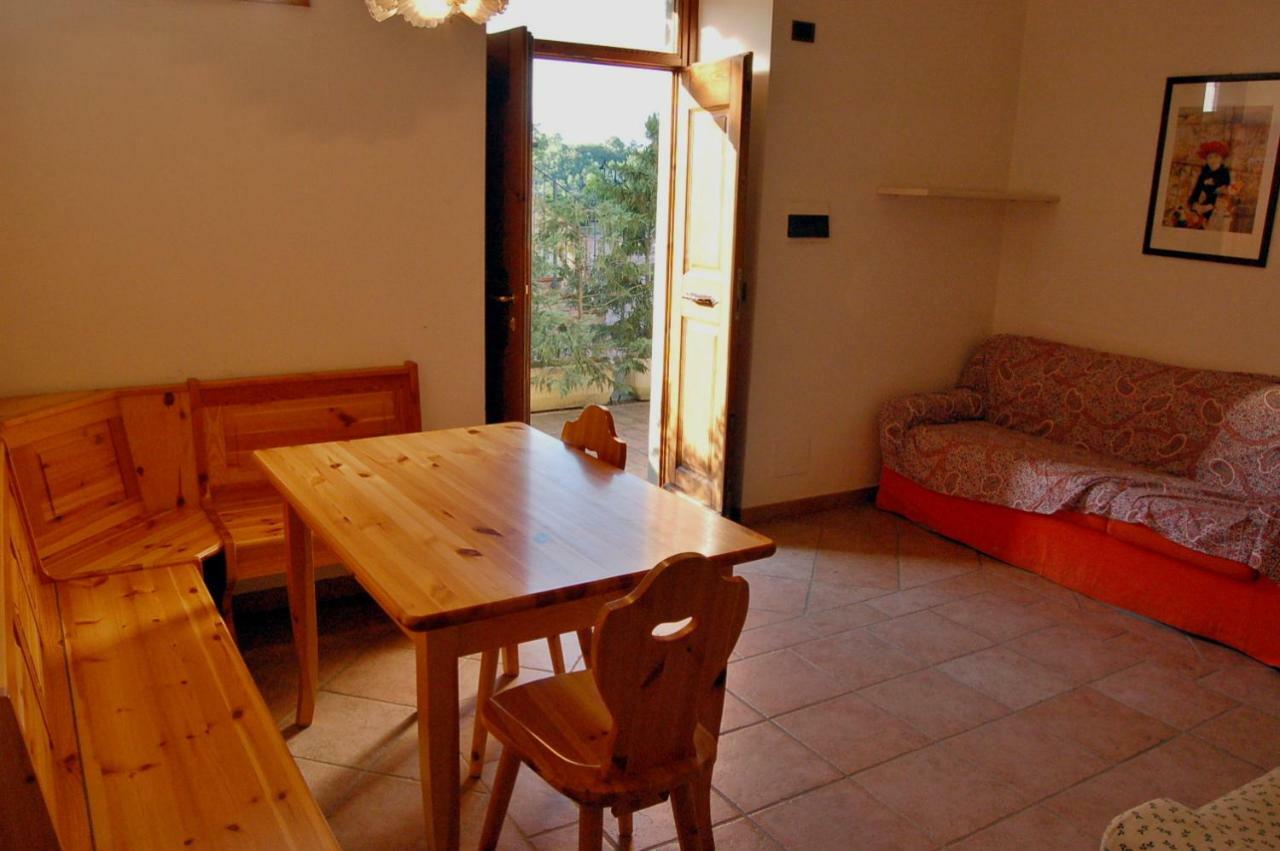 Agriturismo Il Palazzo 佩尔吉内-瓦尔达诺 外观 照片
